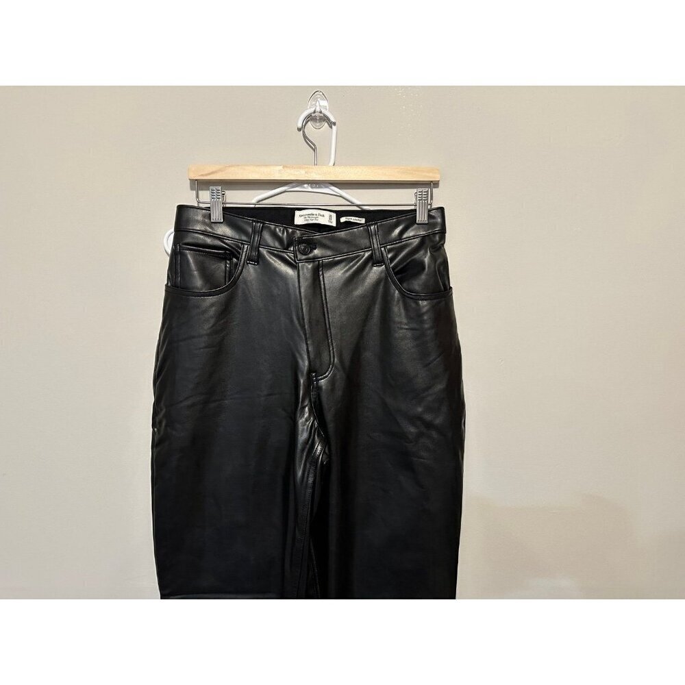 Abercrombie & Fitch Curve Love Vegan Leather 90s Straight Pant Size 30 / 10 - Picture 3 of 12